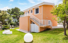 Stunning home in Fontane Bianche with WiFi and 2 Bedrooms